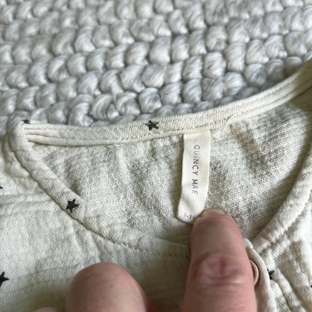 Quincy Mae Sleeveless Woven Button Jumpsuit cream with dark gray stars size 2-3y